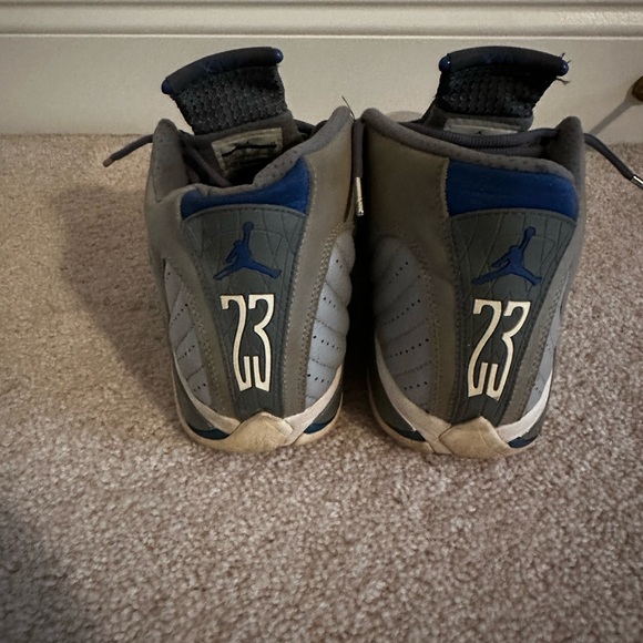 Air Jordan 14 Retro ‘Wolf Grey’ - Picture 3 of 5